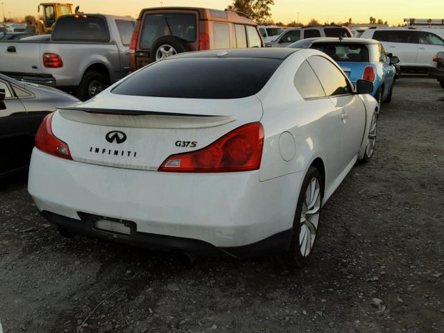 JNKCV64E18M107939 - 2008 INFINITI G37 BASE WHITE photo 4