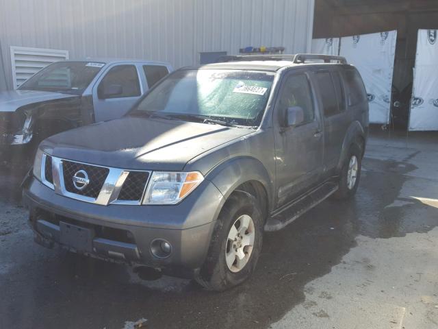 5N1AR18U66C625321 - 2006 NISSAN PATHFINDER GRAY photo 4