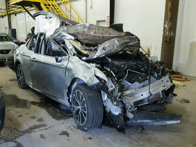 JTNB11HK9J3028053 - 2018 TOYOTA CAMRY L SILVER photo 1