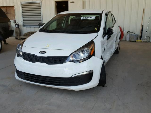 KNADM4A3XG6638458 - 2016 KIA RIO LX WHITE photo 2