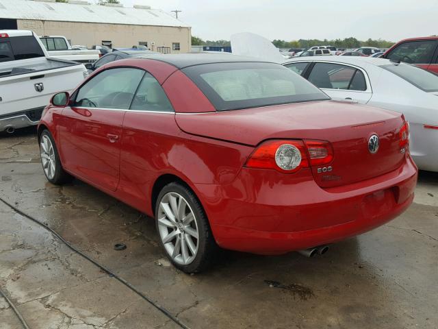 WVWDB71F57V033113 - 2007 VOLKSWAGEN EOS 3.2L S RED photo 3