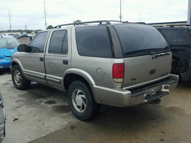 1GNDT13W012120490 - 2001 CHEVROLET BLAZER TAN photo 3