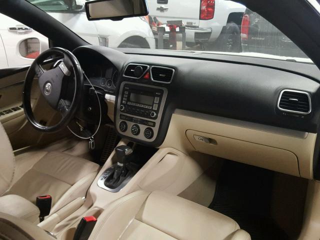 WVWDB71FX7V041918 - 2007 VOLKSWAGEN EOS 3.2L S WHITE photo 9