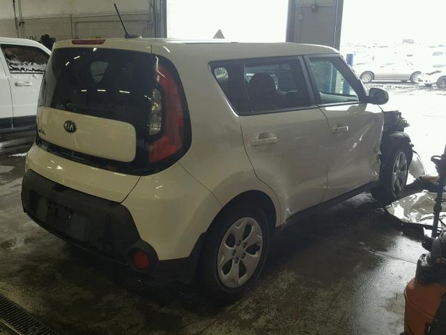 KNDJN2A25F7805266 - 2015 KIA SOUL WHITE photo 4