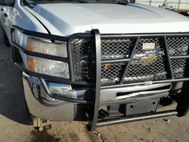 1GCHC23K18F192671 - 2008 CHEVROLET SILVERADO WHITE photo 9