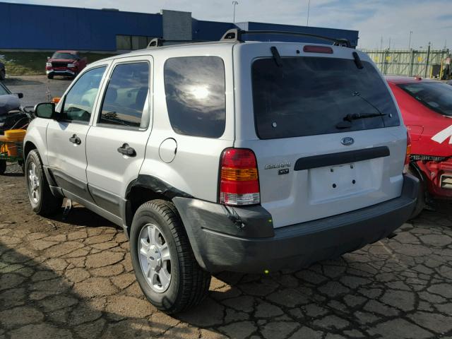 1FMCU03103KA80653 - 2003 FORD ESCAPE XLT SILVER photo 3