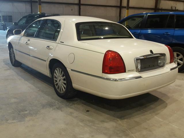 1LNHM81W73Y612268 - 2003 LINCOLN TOWN CAR E WHITE photo 3