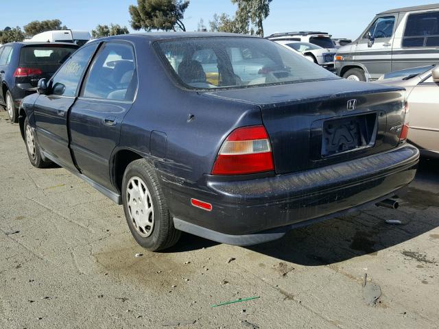 1HGCD5636RA180982 - 1994 HONDA ACCORD LX BLUE photo 3