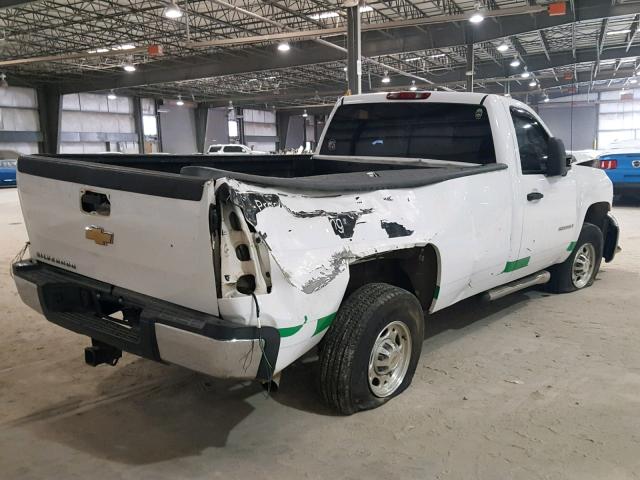 1GCHC24K57E538658 - 2007 CHEVROLET SILVERADO WHITE photo 4