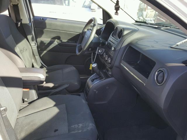 1J4NT4FB8AD554257 - 2010 JEEP COMPASS SP WHITE photo 5