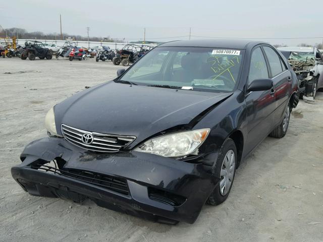 JTDBE32K653028966 - 2005 TOYOTA CAMRY LE BLACK photo 2