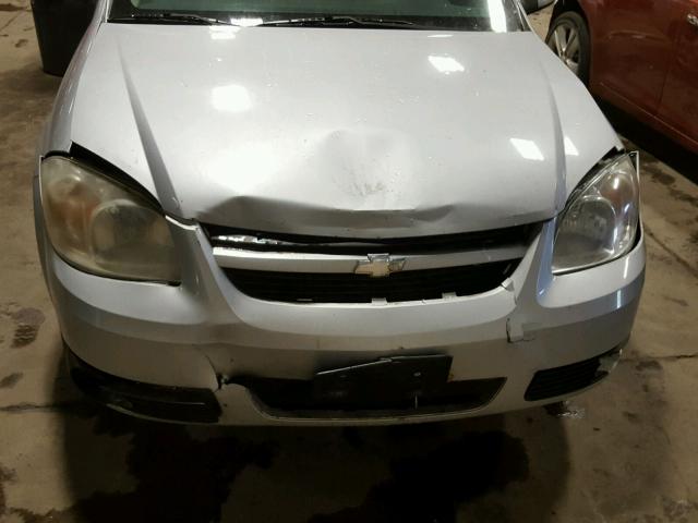 1G1AL54F957511592 - 2005 CHEVROLET COBALT LS SILVER photo 9