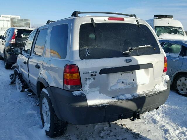 1FMYU93115KA06378 - 2005 FORD ESCAPE XLT SILVER photo 3