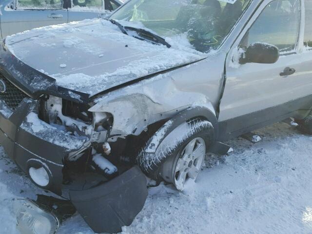 1FMYU93115KA06378 - 2005 FORD ESCAPE XLT SILVER photo 9