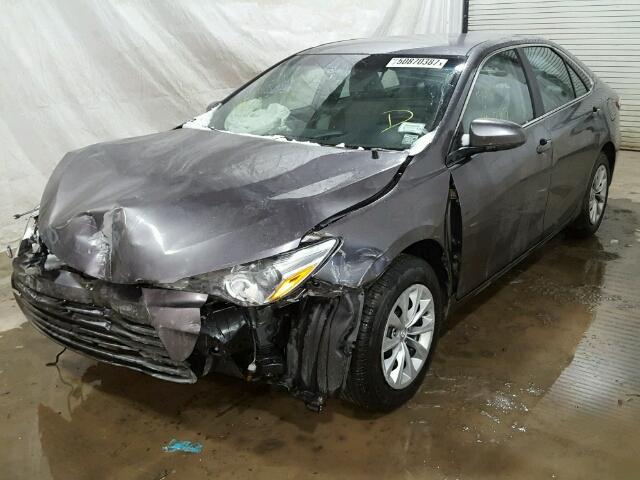 4T1BF1FK9GU502719 - 2016 TOYOTA CAMRY LE GRAY photo 2