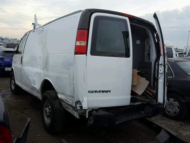 1GTGG25C681174525 - 2008 GMC SAVANA G25 WHITE photo 3