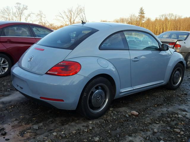 3VWJP7AT0CM623859 - 2012 VOLKSWAGEN BEETLE BLUE photo 4