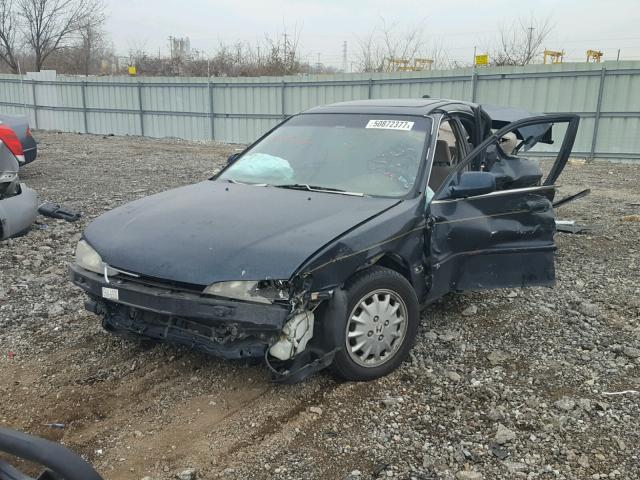 1HGCD5658TA158359 - 1996 HONDA ACCORD EX GREEN photo 2