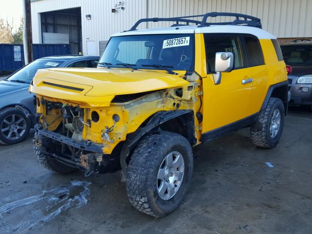 JTEBU11F570032714 - 2007 TOYOTA FJ CRUISER YELLOW photo 2