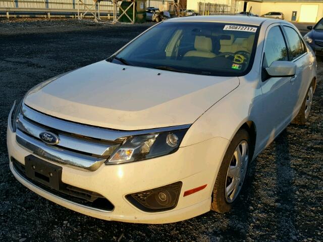 3FAHP0HA6AR405802 - 2010 FORD FUSION SE WHITE photo 2