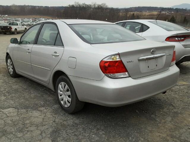 4T1BE30K05U976059 - 2005 TOYOTA CAMRY LE SILVER photo 3