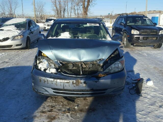 JTDBE30K620020947 - 2002 TOYOTA CAMRY LE BLUE photo 9