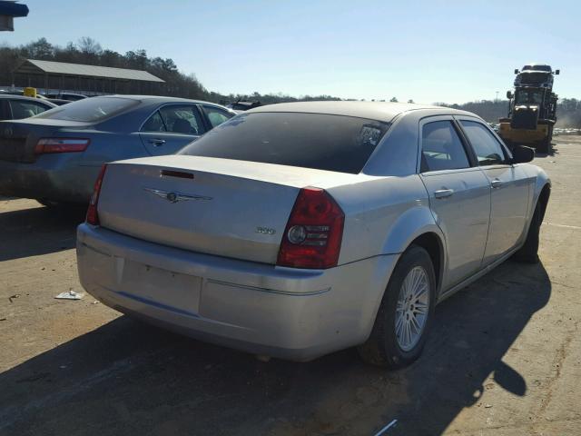 2C3KA43D19H527957 - 2009 CHRYSLER 300 LX SILVER photo 4