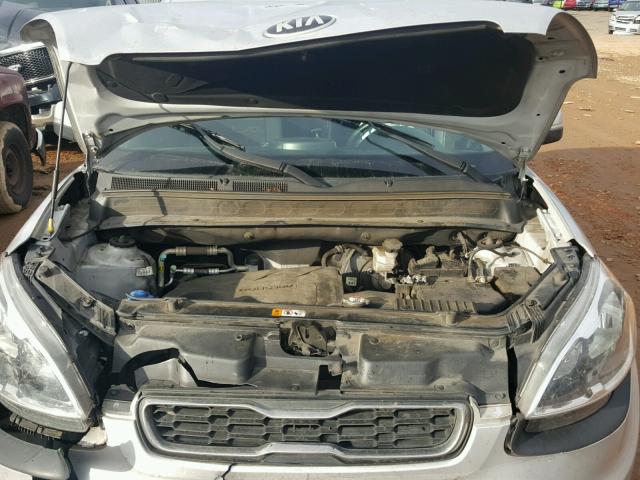 KNDJT2A66D7548978 - 2013 KIA SOUL + SILVER photo 7