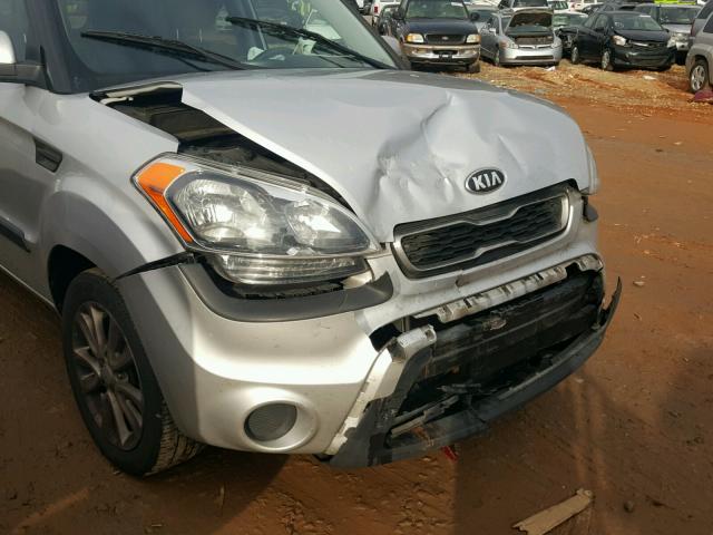 KNDJT2A66D7548978 - 2013 KIA SOUL + SILVER photo 9