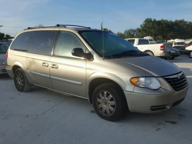 2C4GP54L45R422393 - 2005 CHRYSLER TOWN & COU Qızıl foto 1