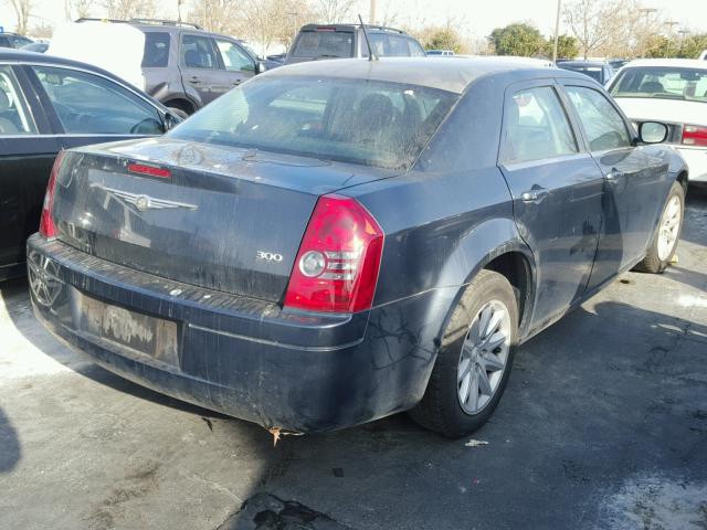 2C3KA43R68H312696 - 2008 CHRYSLER 300 LX BLUE photo 4