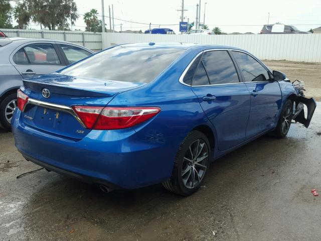 4T1BF1FK0HU720291 - 2017 TOYOTA CAMRY LE BLUE photo 4