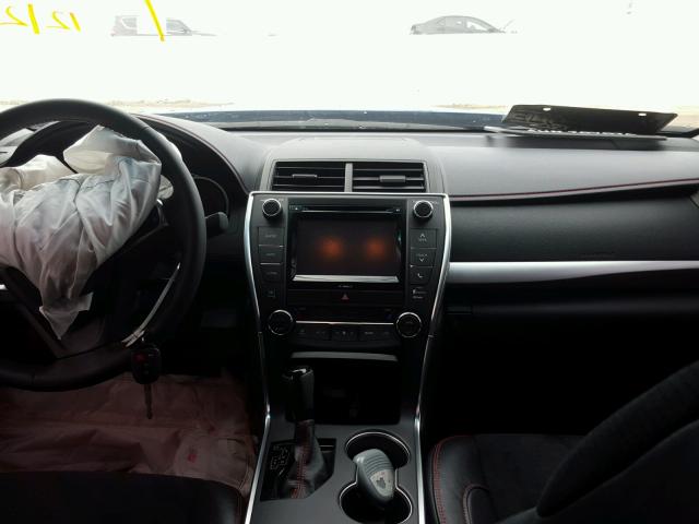 4T1BF1FK0HU720291 - 2017 TOYOTA CAMRY LE ლურჯი ფოტო 9