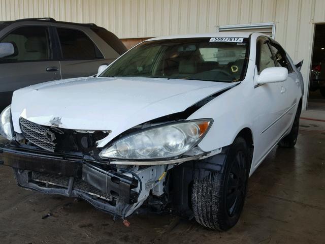 4T1BE30K76U689433 - 2006 TOYOTA CAMRY LE WHITE photo 2