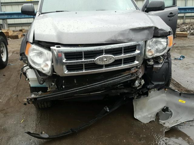 1FMCU9DG7AKC94785 - 2010 FORD ESCAPE XLT GRAY photo 7