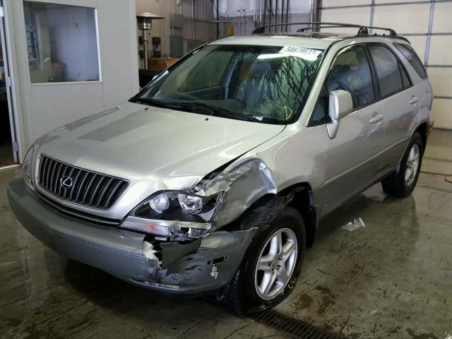 JT6HF10U6X0087737 - 1999 LEXUS RX 300 SILVER photo 2