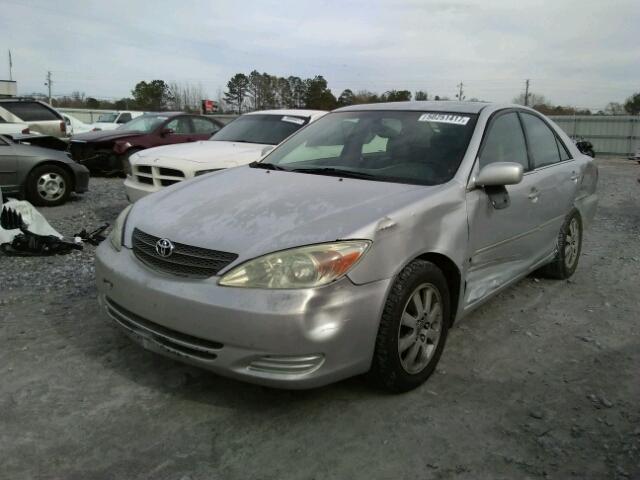 4T1BE30K62U592010 - 2002 TOYOTA CAMRY LE SILVER photo 2