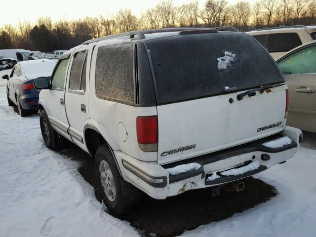 1GNDT13W6W2200836 - 1998 CHEVROLET BLAZER WHITE photo 3