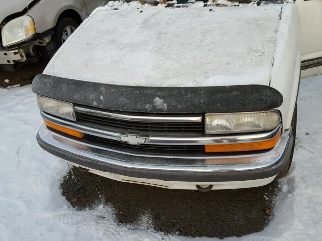 1GNDT13W6W2200836 - 1998 CHEVROLET BLAZER WHITE photo 7