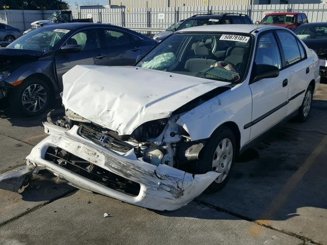 2HGEJ6527WH588792 - 1998 HONDA CIVIC DX WHITE photo 2