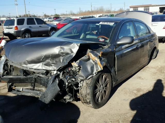 4T1BK36B86U093697 - 2006 TOYOTA AVALON XL GRAY photo 2