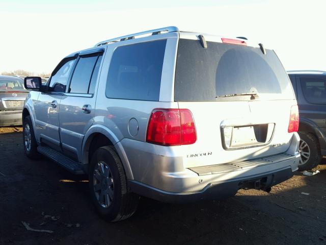 5LMFU28R43LJ45664 - 2003 LINCOLN NAVIGATOR SILVER photo 3