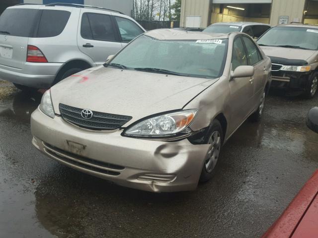 4T1BE32K33U147318 - 2003 TOYOTA CAMRY LE GOLD photo 2