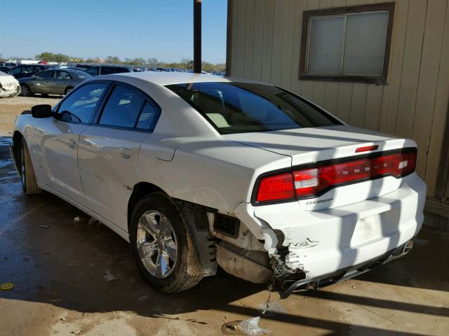 2B3CL3CG5BH577685 - 2011 DODGE CHARGER WHITE photo 3