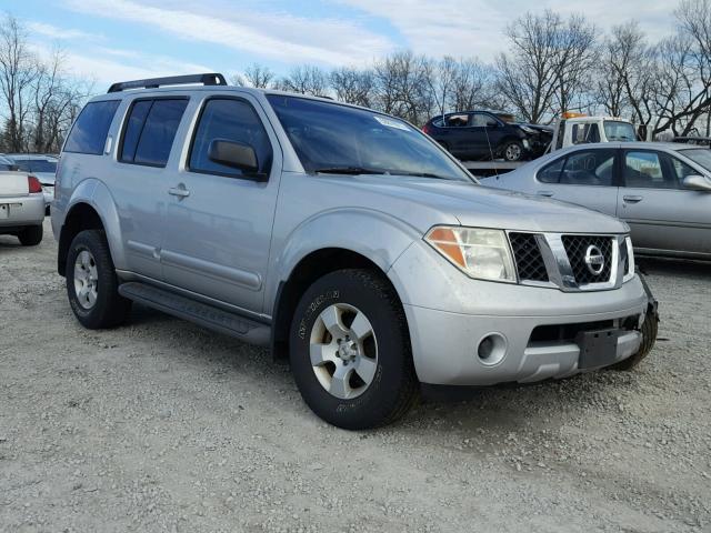 5N1AR18W66C603823 - 2006 NISSAN PATHFINDER SILVER photo 1