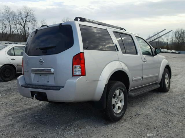 5N1AR18W66C603823 - 2006 NISSAN PATHFINDER SILVER photo 4