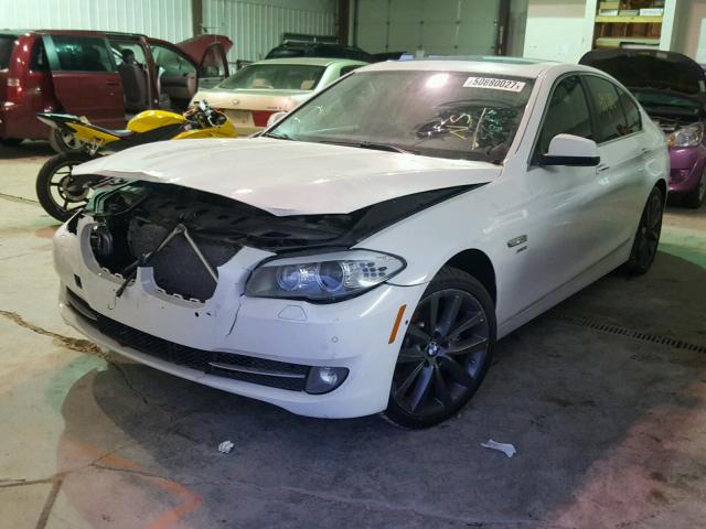 WBAFU7C51CDU65668 - 2012 BMW 535 XI Blanc photo 2