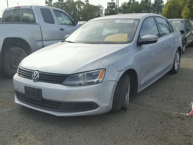 3VWDZ7AJ2BM378907 - 2011 VOLKSWAGEN JETTA SE SILVER photo 2