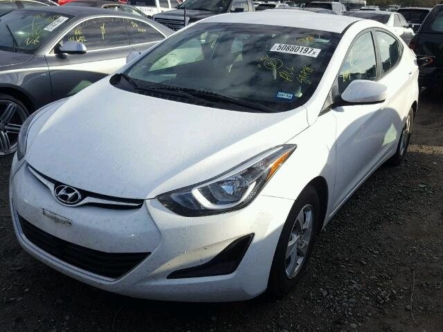 5NPDH4AEXFH580865 - 2015 HYUNDAI ELANTRA SE WHITE photo 2