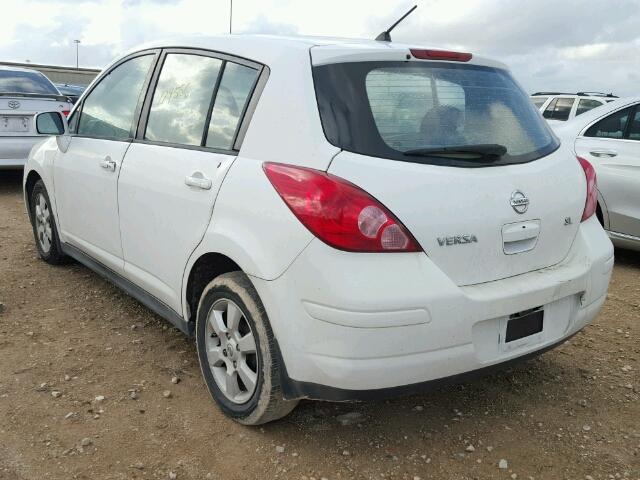 3N1BC13E48L447039 - 2008 NISSAN VERSA S WHITE photo 3